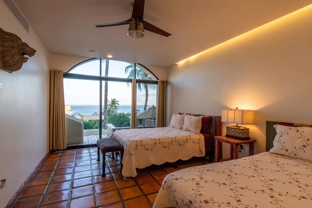 Large Villa for up to 32 People Near Medano Beach: Villa Diamante de Law