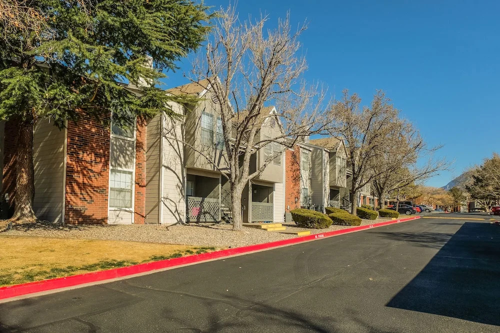 Eastside 1 & 2 BR Apts with balcony by Frontdesk