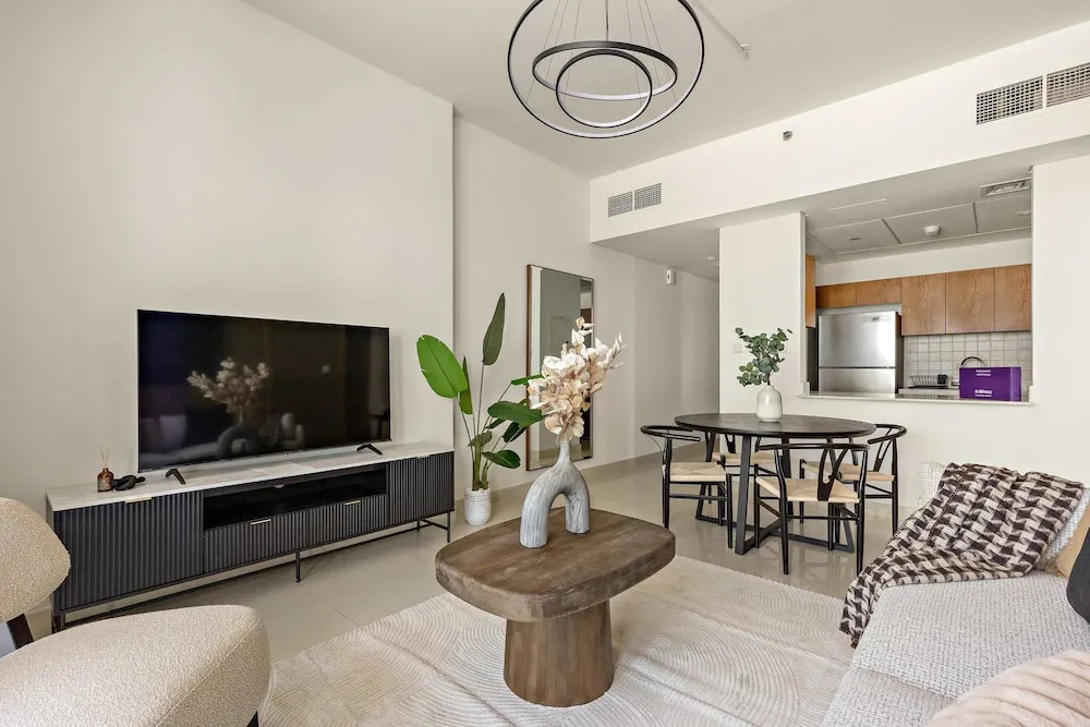 Silkhaus 1BR Prime Spot at Julphar in Reem Island