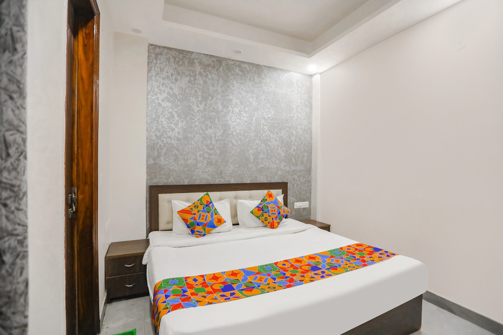 FabHotel Signature Inn I