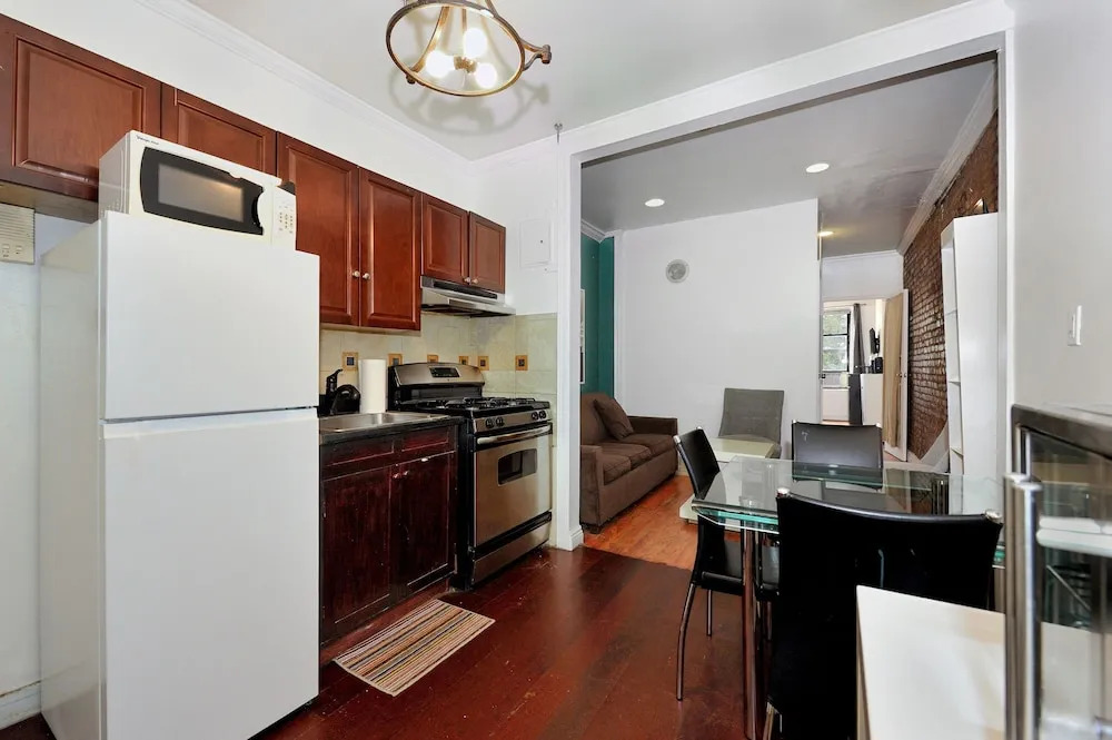 Charming 2BR Apartment Near Times Square