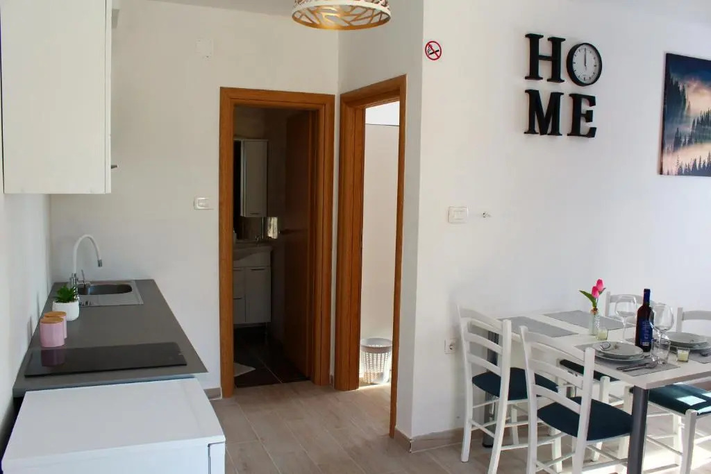 Neda Holiday House