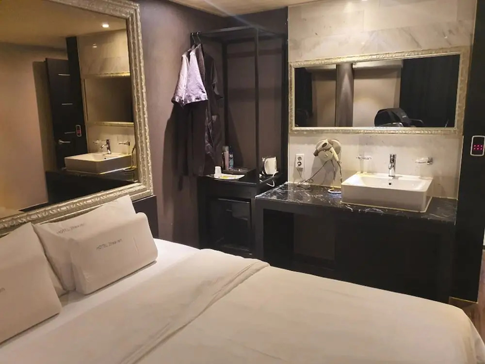 Daily Heaven Hotel