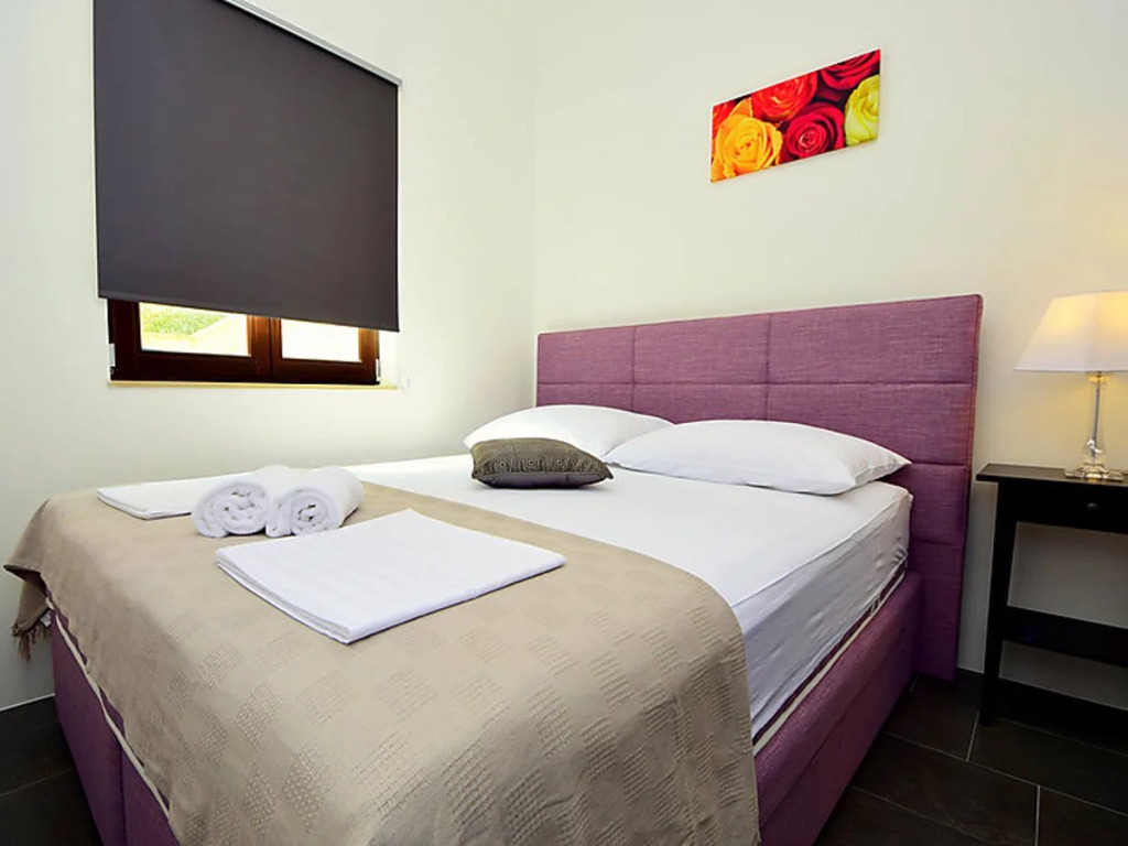 Lozna Residence 10520