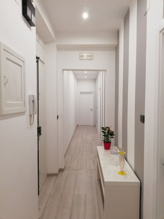 "7 SORELLE B&B" camere in pieno centro città con bagno privato, FREE HIGH SPEED WI-FI, NETFLIX