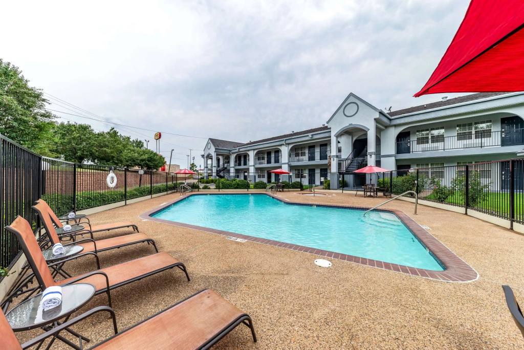 Quality Inn & Suites Canton