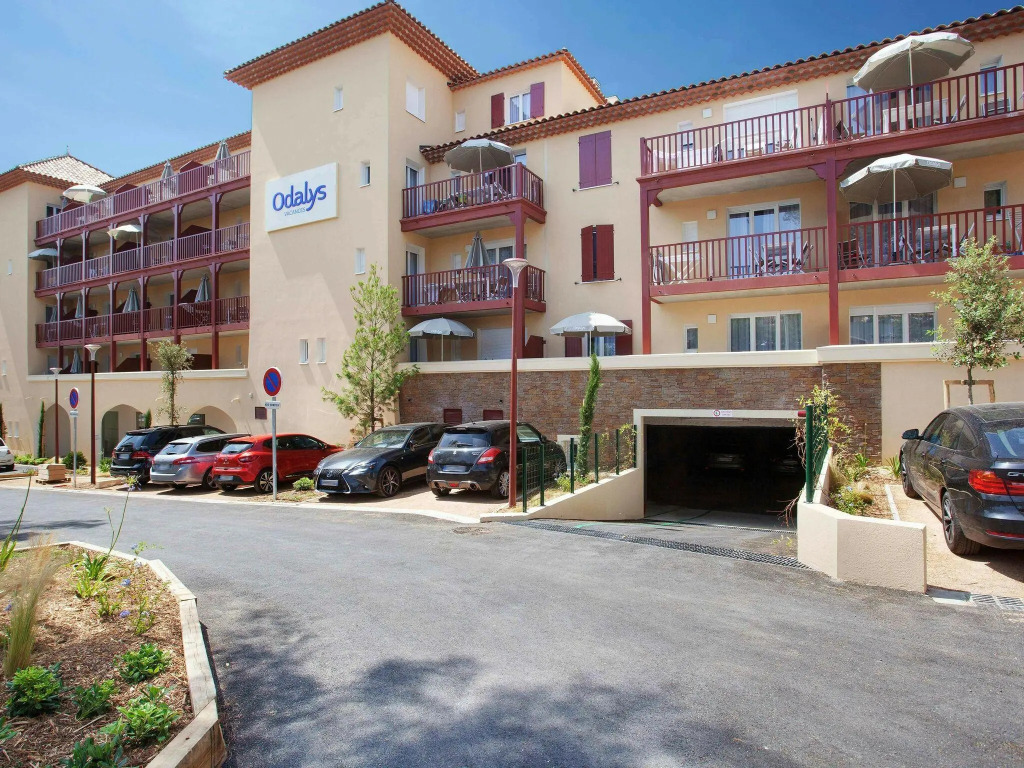 Beautiful apartment with balcony or terrace, near the beach