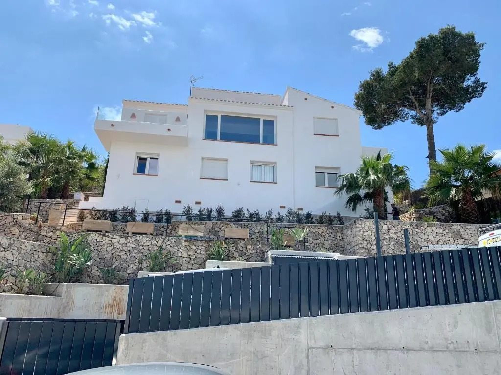 Villa Balconet by Villa Plus