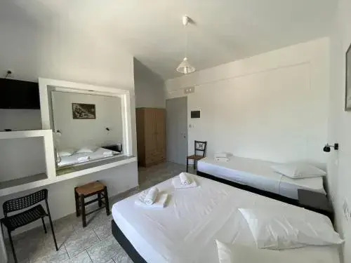 Deep Blue Rooms & Apartments