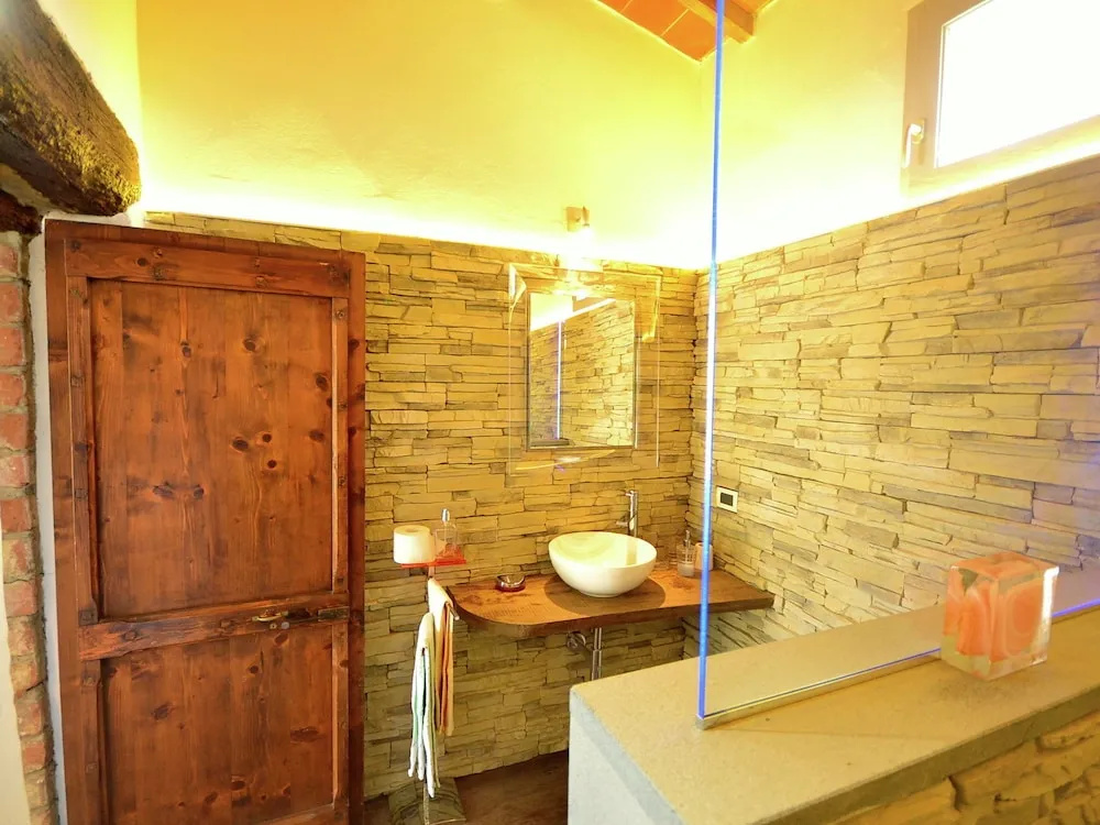 In a Beautiful Property with Pool And Views of the Hills of the Val di Chiana