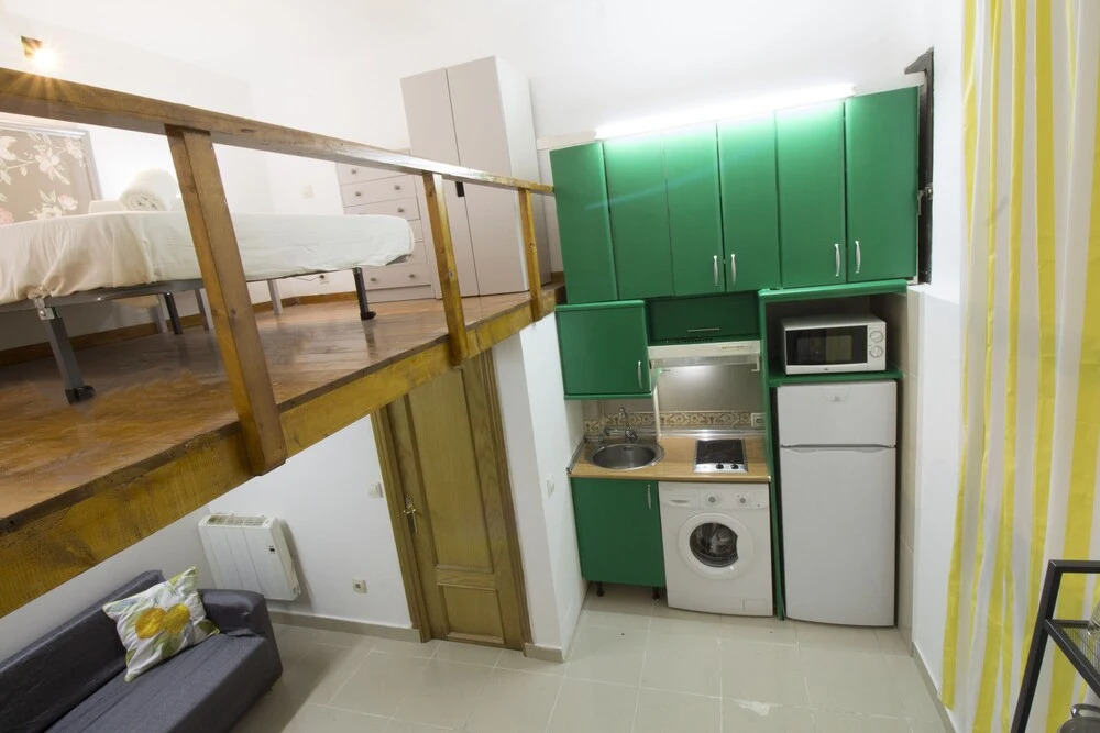 Dúplex en Bajos con Cama de Matrimonio y WiFi Metro Bilbao