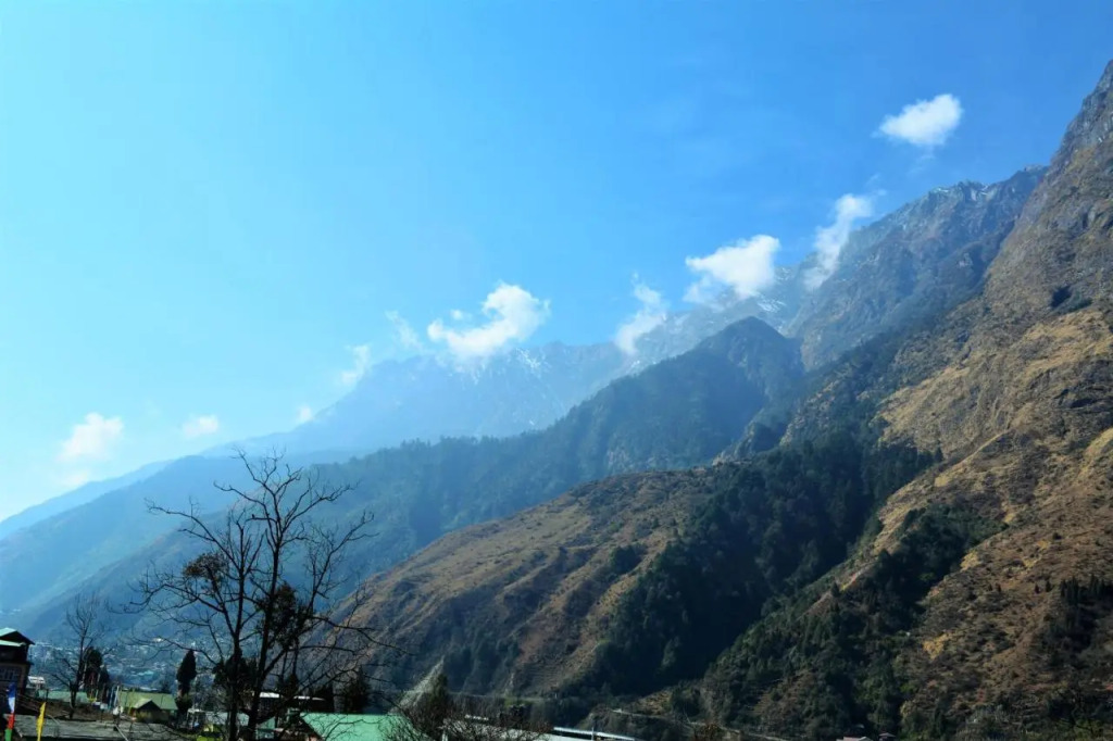 Rufina Lachung deCROWN