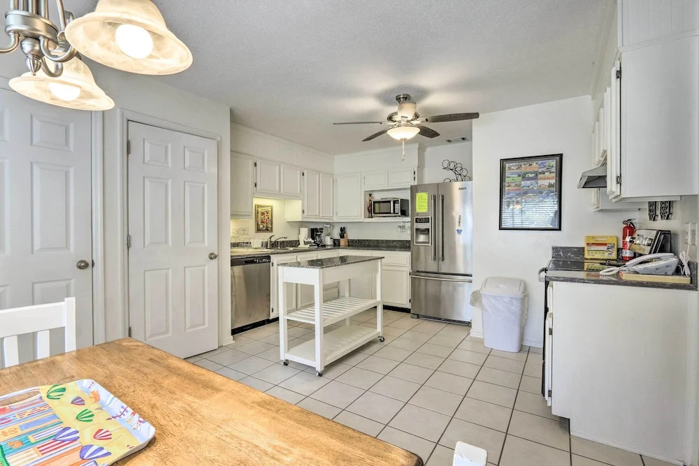 < 1 Mi to Beach: Family-friendly Hilton Head Home