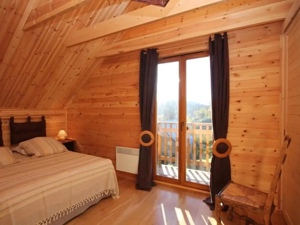Chalet 3 étoiles au Mont-Dore pour 6 pers. avec terrasse et vue sur le Sancy - FR-1-608-10