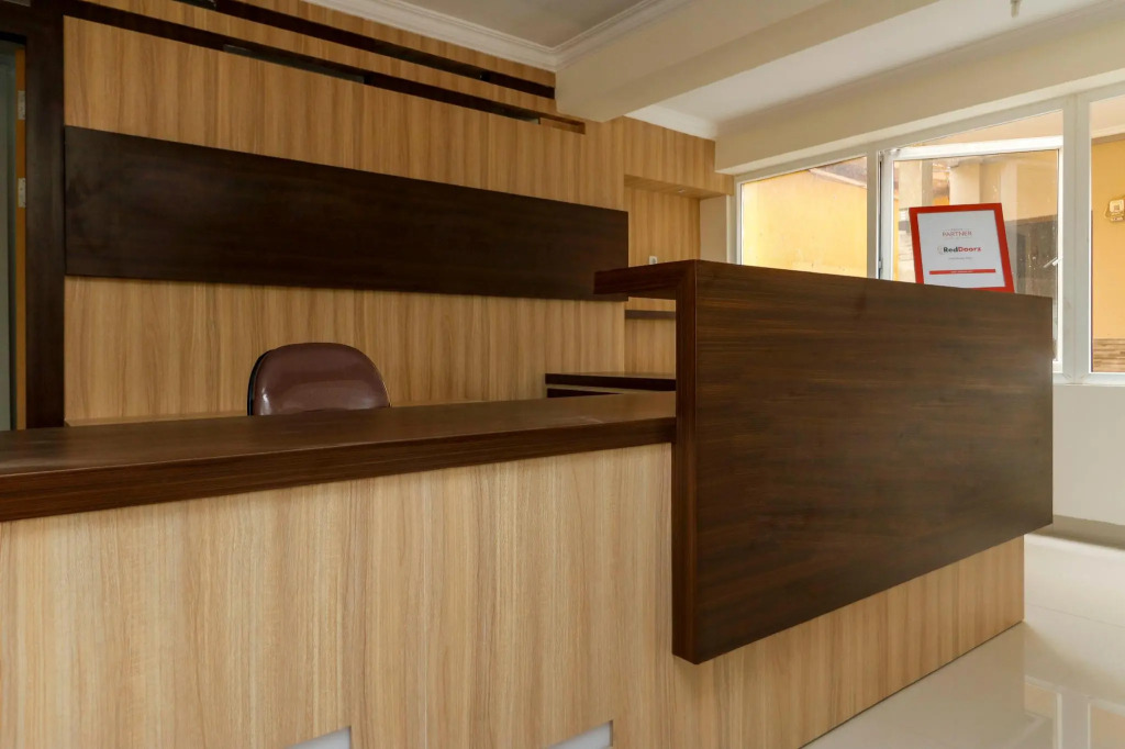 RedDoorz Plus near Palembang Square Mall