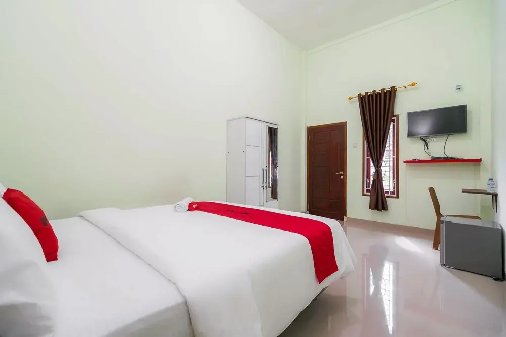 RedDoorz Syariah Near RSUD Dr HM Rabain Muara Enim