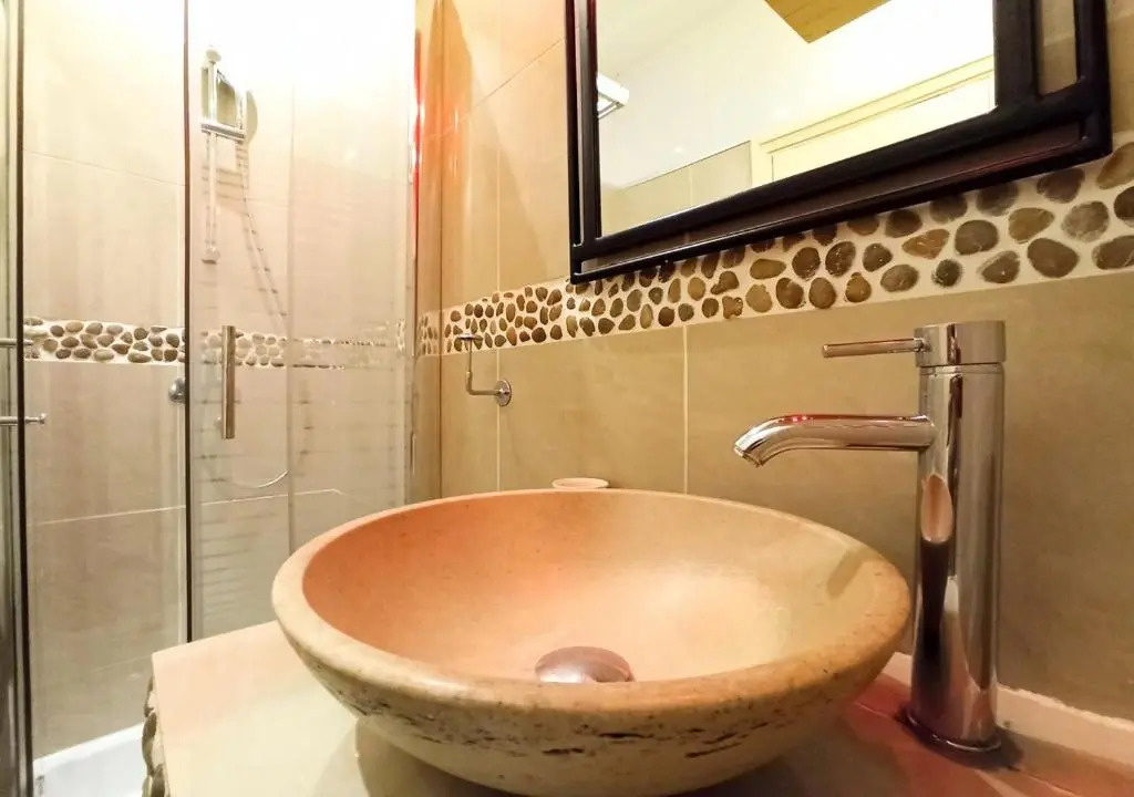 Viva Riviera - 19 rue des Frères Pradignac