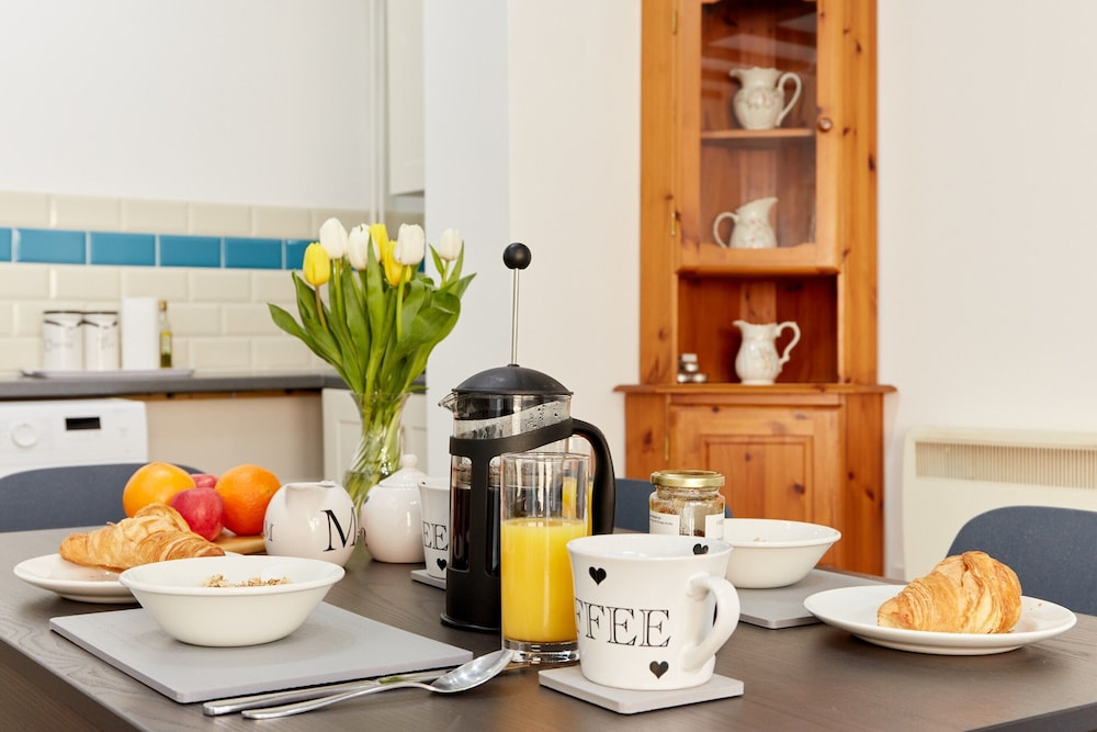 Beautiful Cottage in Rural Escape, No Deposit