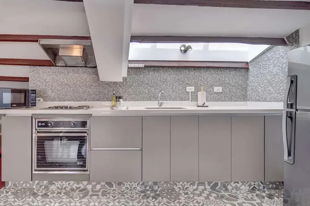 w Delightful 1BR With Terrace in Zona T