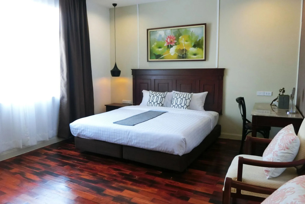 Bloom Boutique Hotel & Cafe