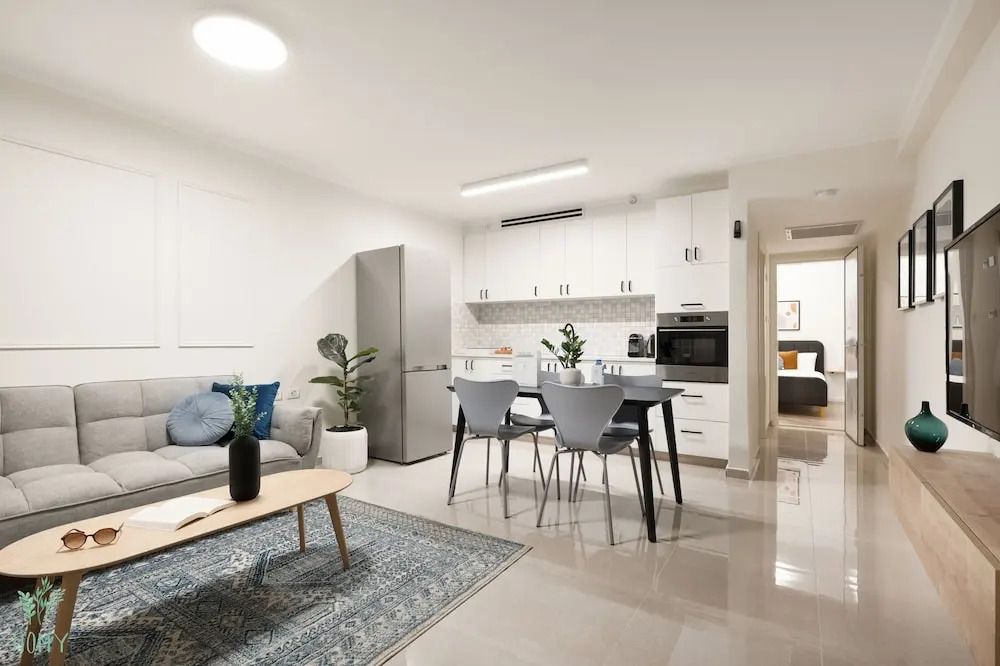 ALMA City Center Classical Apartments by HOMY