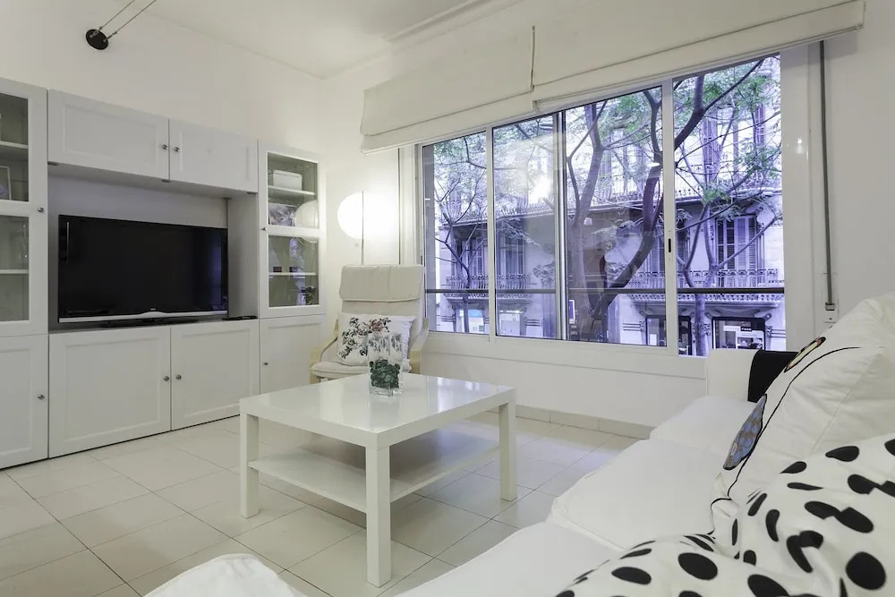 Blanc Apartment