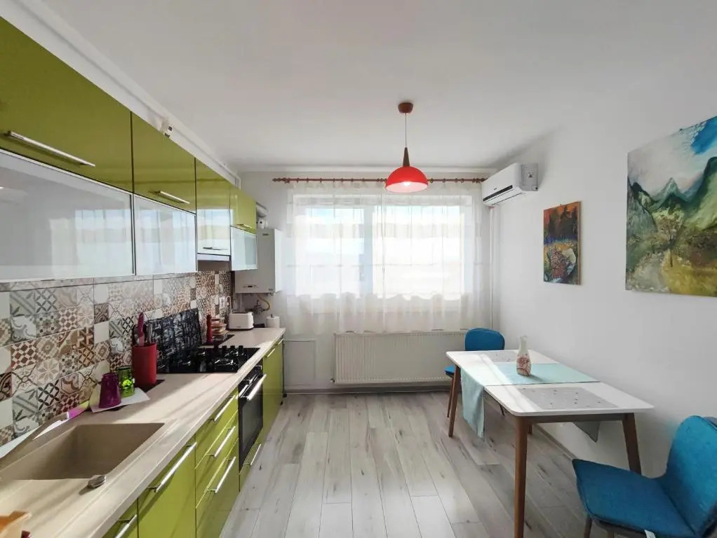 Quiet and Cozy 2 bedroom flat with free parking included
