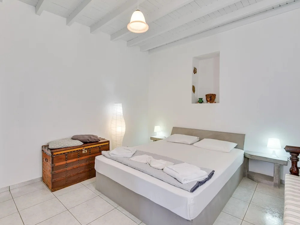 Snug Holiday Home in Tripiti with Roof Terrace near Water Sports