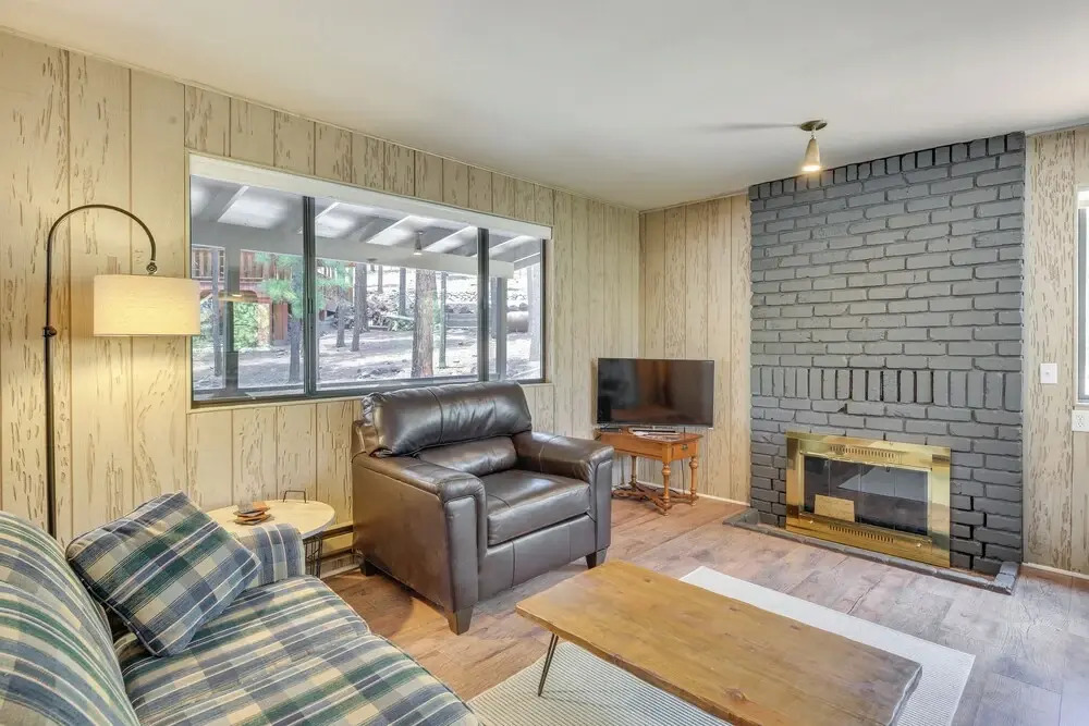 Cozy Cabin in Greer: Hike, Bike & Ski!