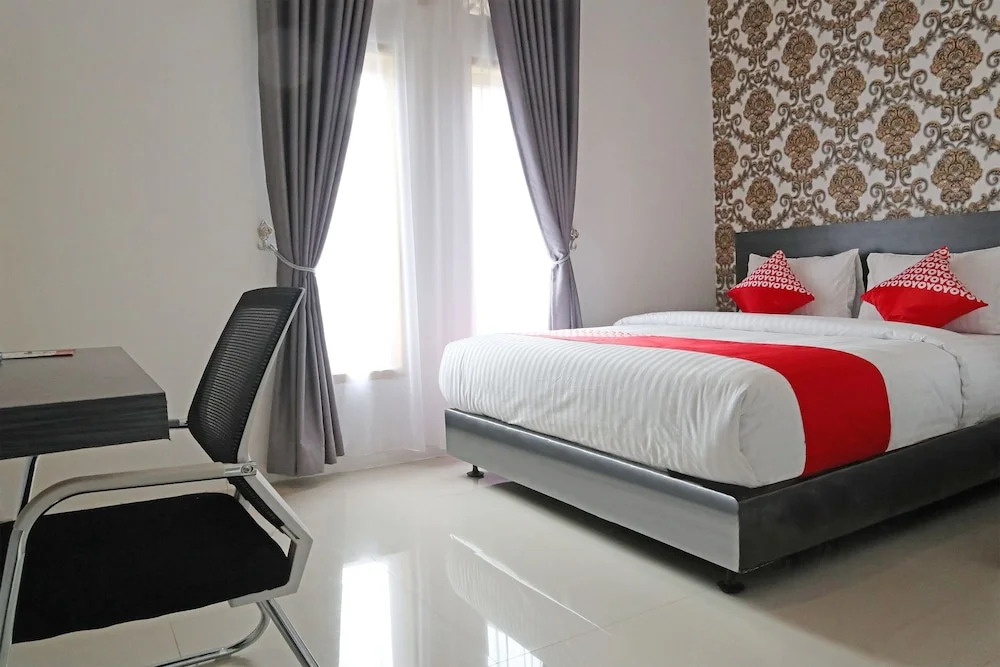 Sachila Residence Syariah  by OYO Rooms