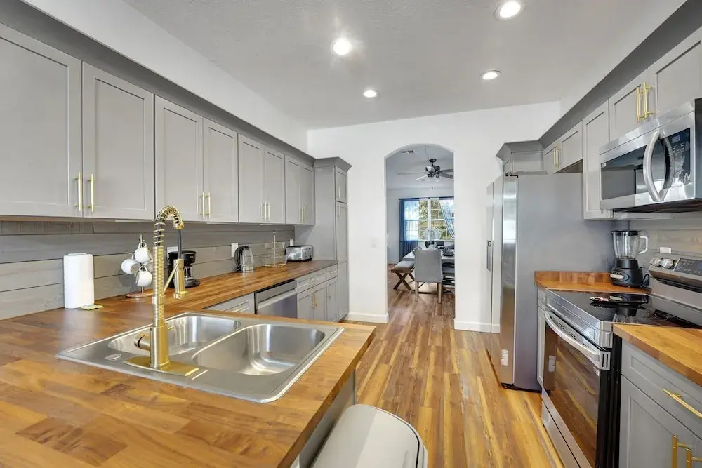 310hc-west Haven 5 Bedroom Home