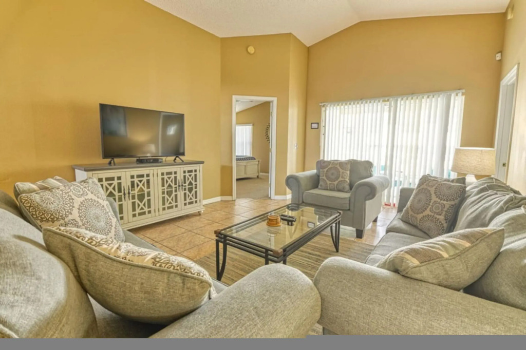 9 Miles to Disney - Family Friendly - Private Pool