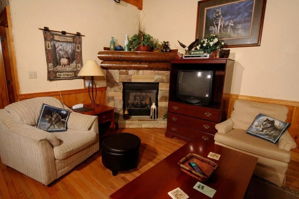 Dollys Dream 284 - Two Bedroom Cabin