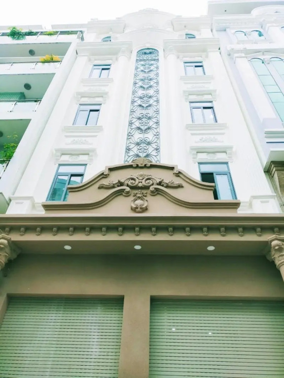 RedDoorz Plus near Hoang Van Thu Park 2