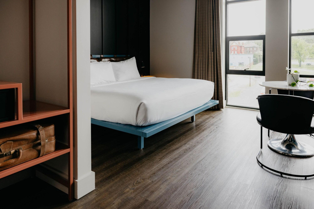 Waymores Hotel Nashville