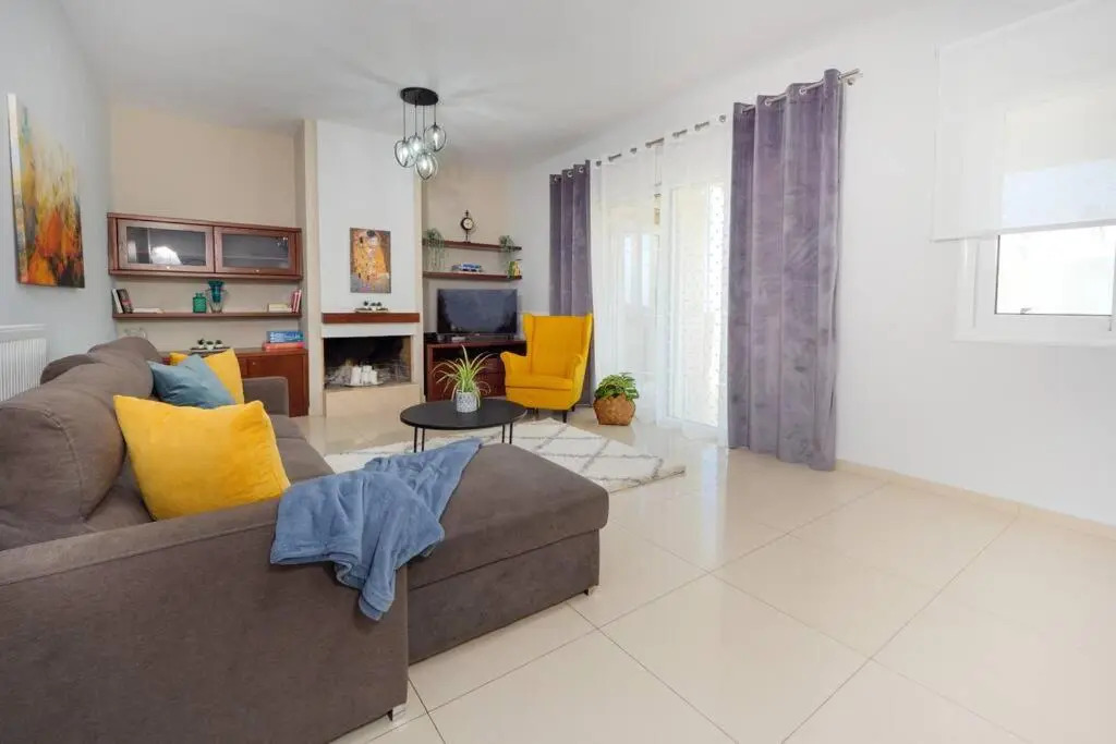 GPK Bright & Stylish 4BR - Central with Free Parking