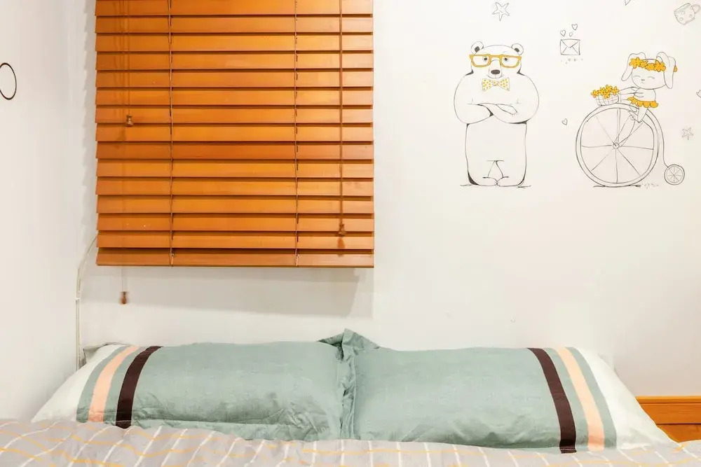 Hard Candy Apartment No.8