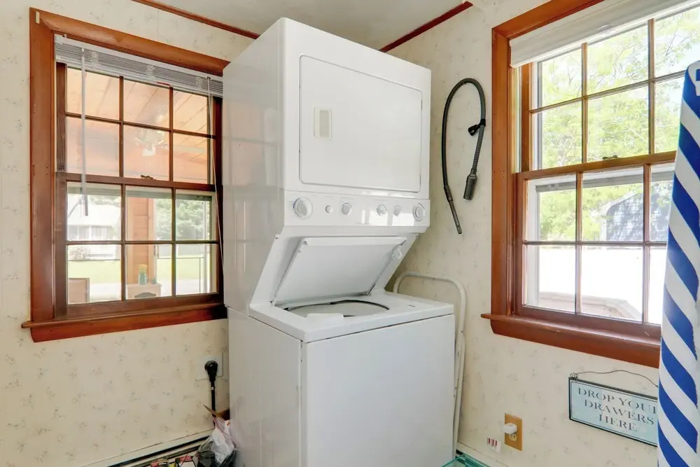 Charming West Yarmouth Home ~ 2 Mi to Beach!