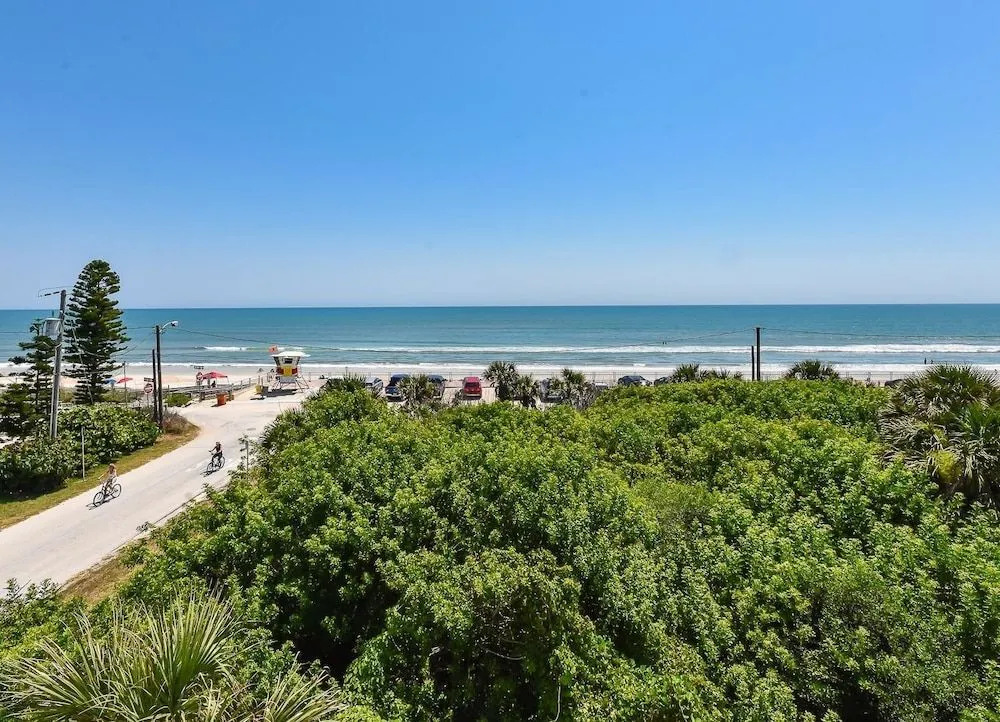 OT201 - Ocean Club at Turtlemound - Corner Unit by RedAwning