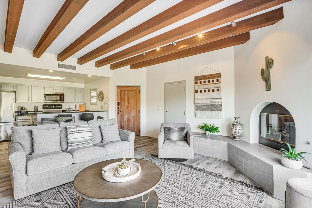 Epic Tucson Rental w/ Golf Course & Mtn Views!