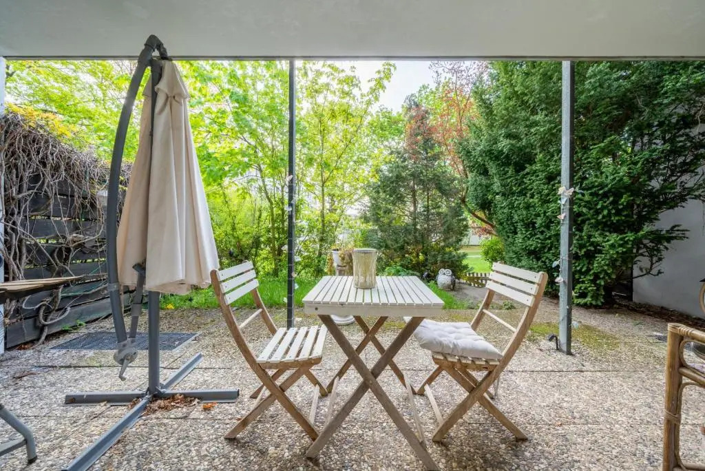 ID 4306 | Private Apartment