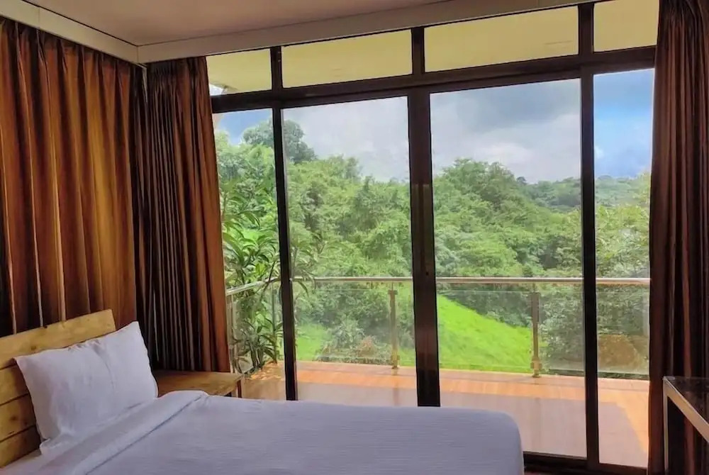 Shvas Island Resort