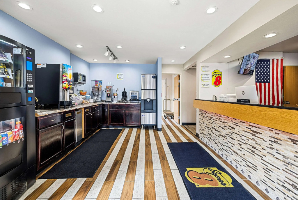 Super 8 by Wyndham Pittsburgh/Monroeville