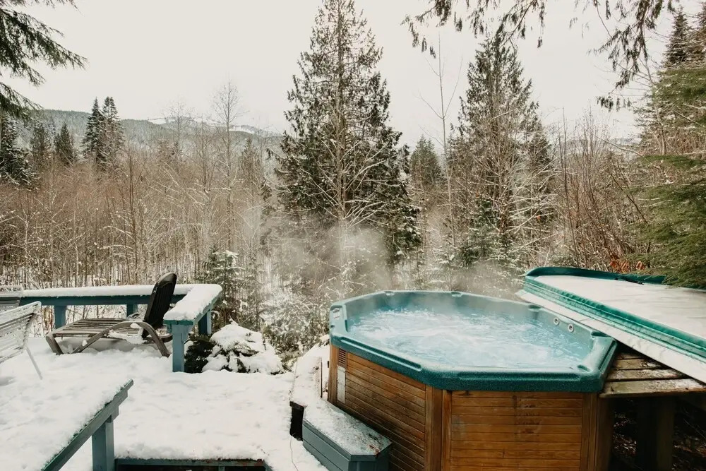 Mt Baker Rim Cabin #53 - A Cozy Cabin With a Open Fire Place and Outdoor hot tub