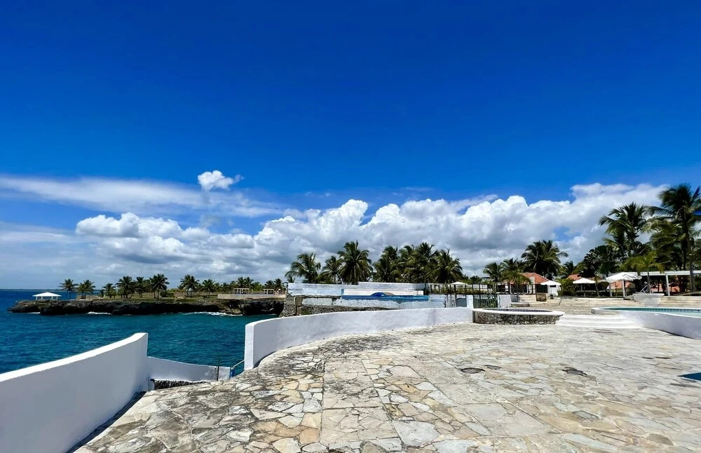 ON THE Cliff IN THE Caribbean SEA - Villa Maura