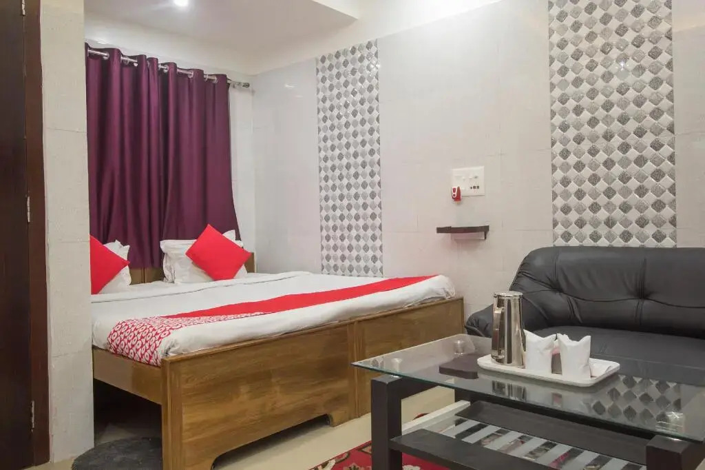 Greater Kailash The Palace By OYO Rooms