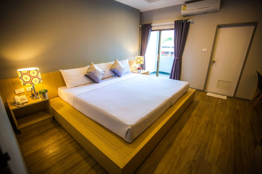 Klaang Muang Hotel