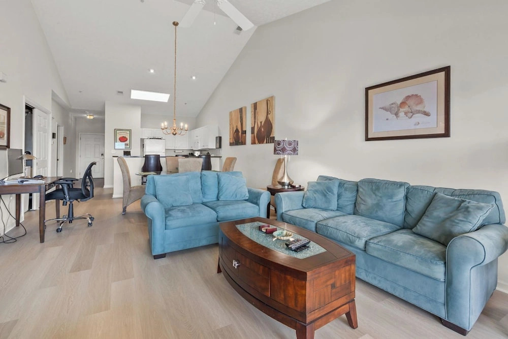 Ocean Keyes Lakeview Condo 2 Blocks From Beach