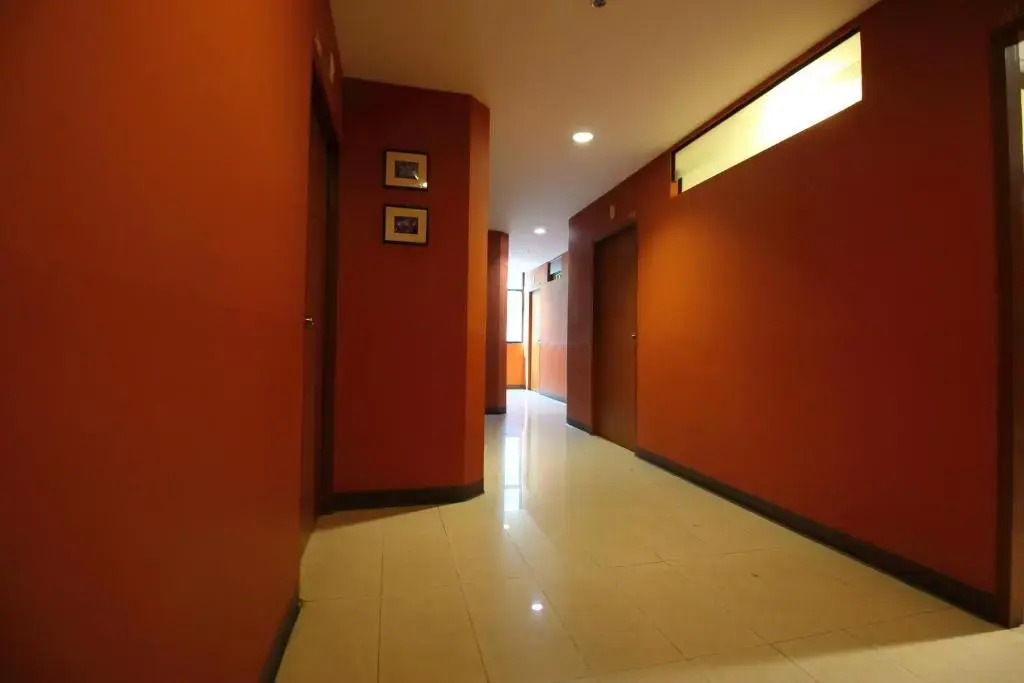 Super OYO 484 Pannee Residence Khaosan Sha Plus