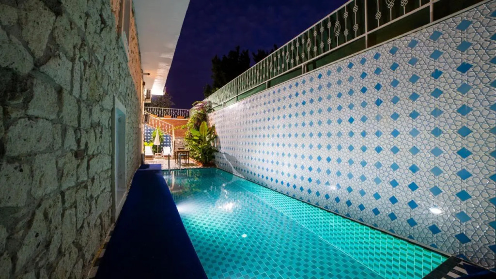 DAM HOTEL LARA